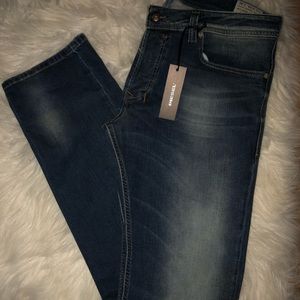 NWT  DIESEL men’s regular-slim straight jeans 👖